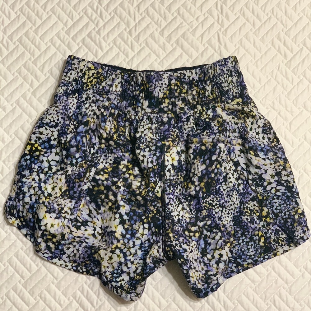 Tracker V Shorts 4” - Picture 2 of 3